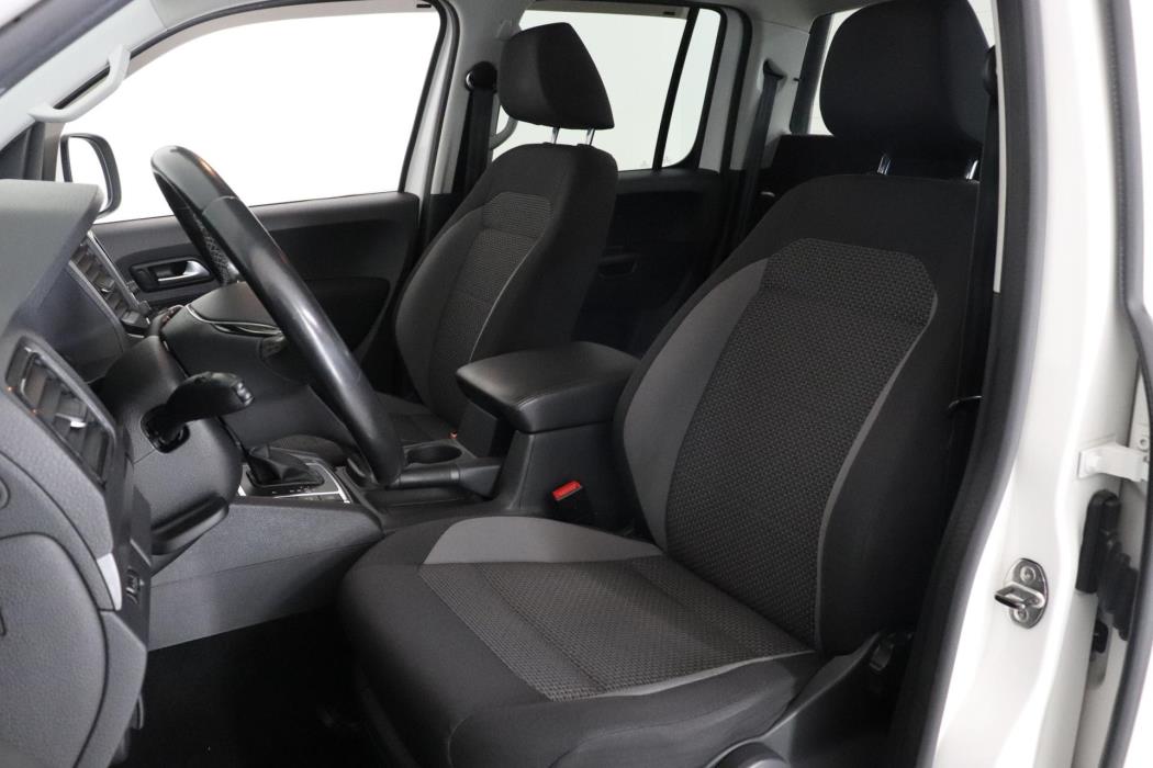 VOLKSWAGEN Amarok 2016
