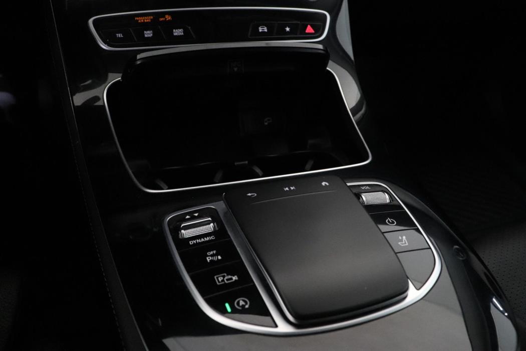 MERCEDES-BENZ E 2022