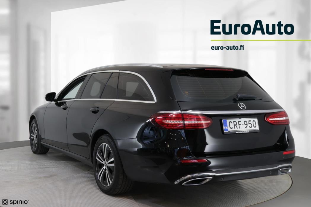 MERCEDES-BENZ E 2022