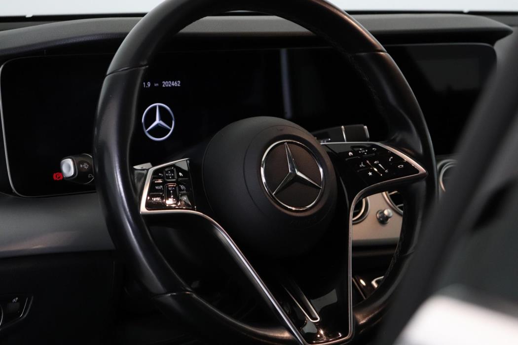MERCEDES-BENZ E 2022