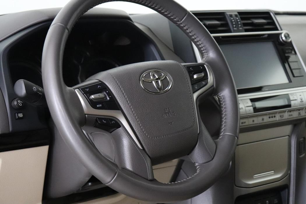 TOYOTA Land Cruiser 2020