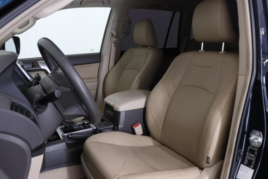 TOYOTA Land Cruiser 2020