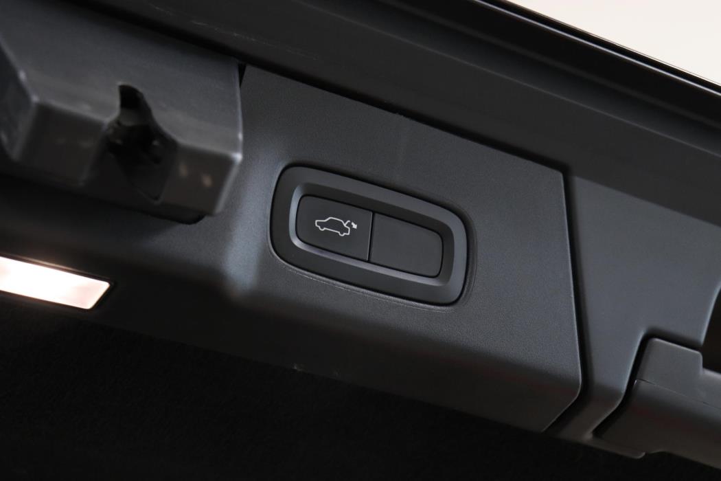 VOLVO V90 Cross Country 2018