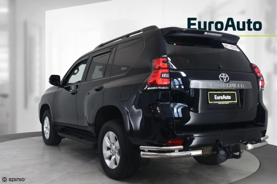 TOYOTA Land Cruiser 2020