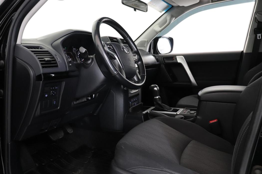 TOYOTA Land Cruiser 2020