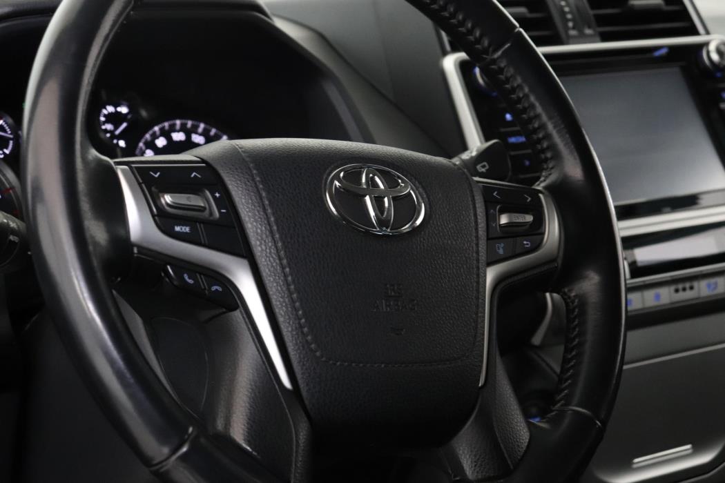 TOYOTA Land Cruiser 2020