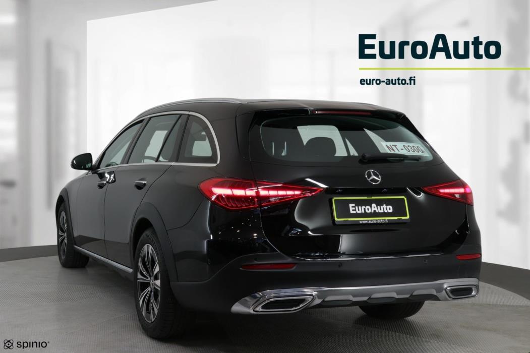 MERCEDES-BENZ C 2023