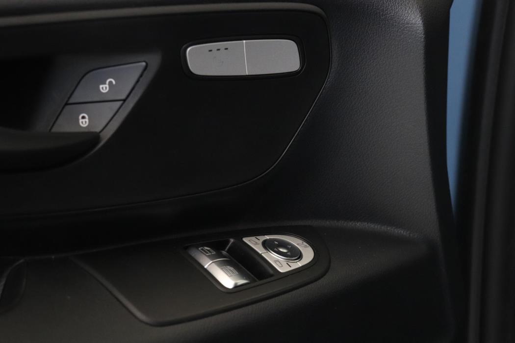 MERCEDES-BENZ Vito 2025