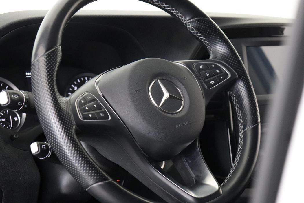 MERCEDES-BENZ Vito 2022