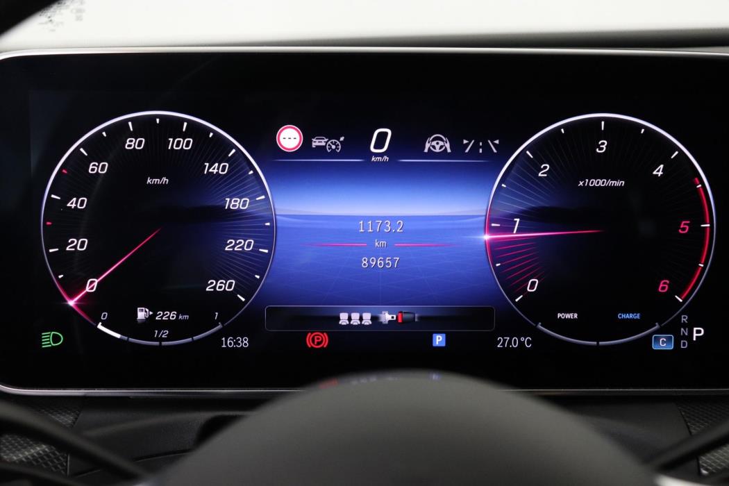 MERCEDES-BENZ C 2023