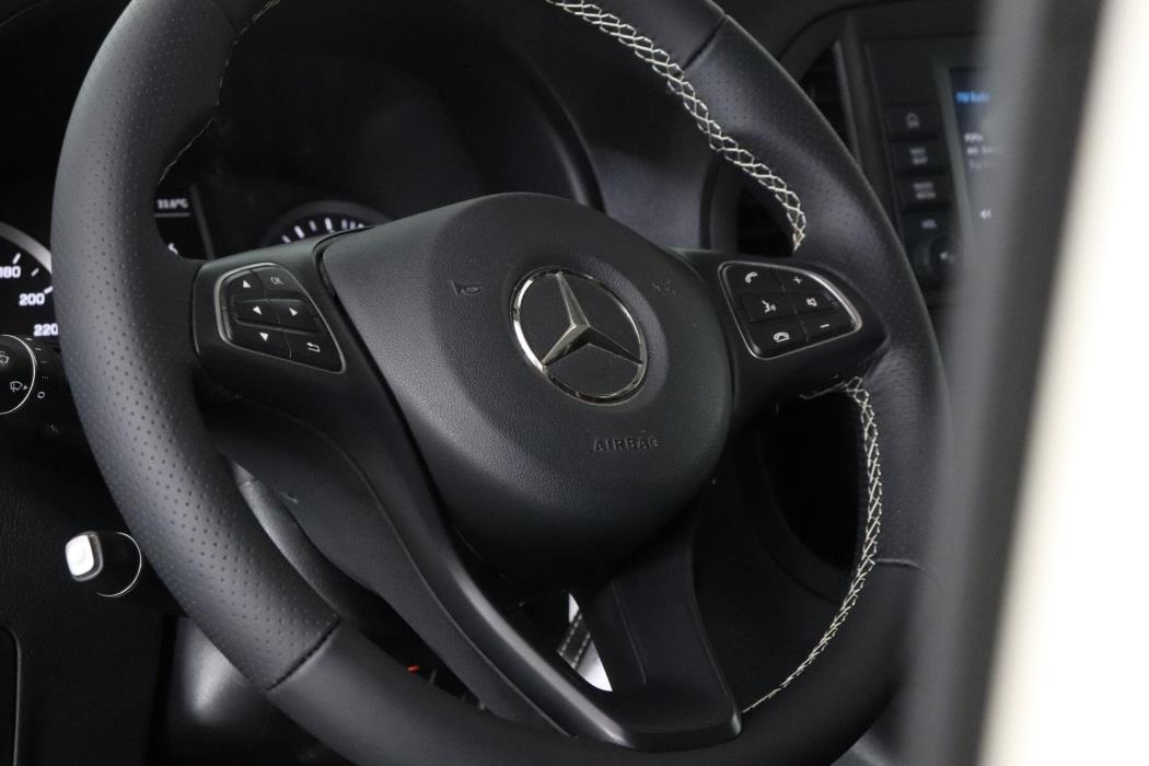 MERCEDES-BENZ Vito 2022