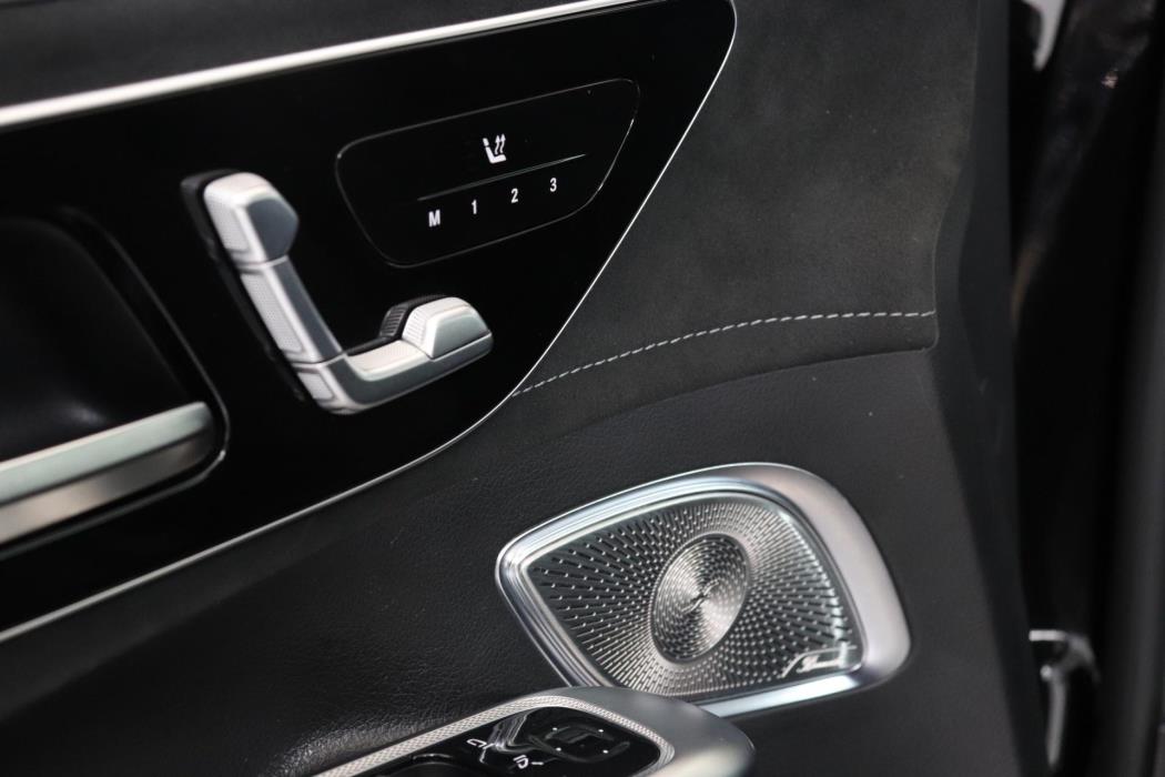 MERCEDES-BENZ EQE SUV 2023