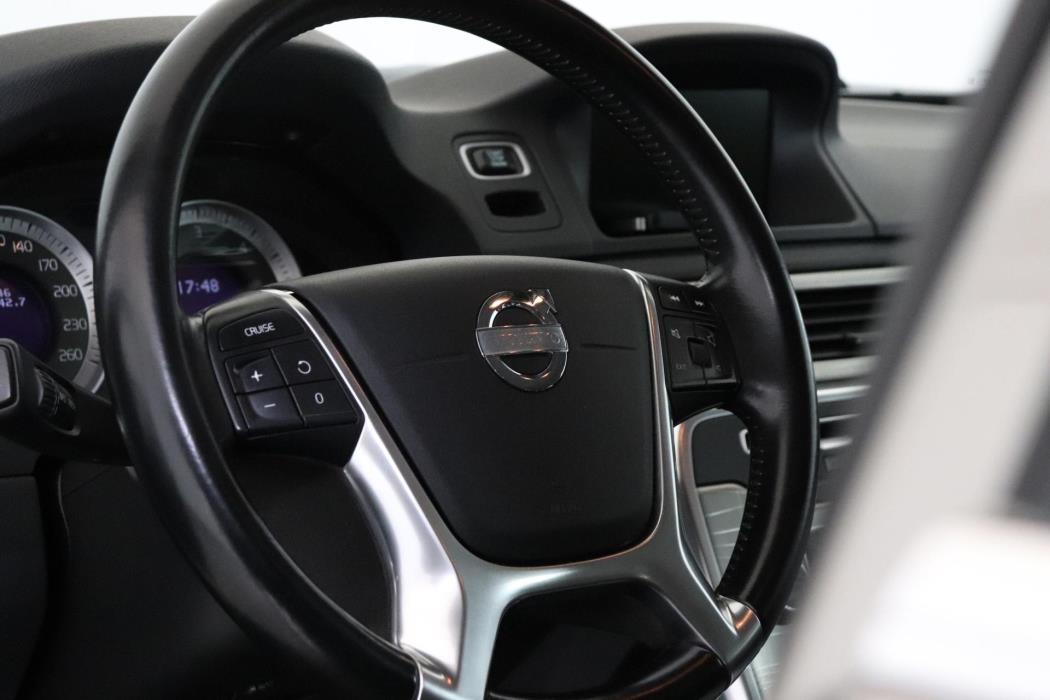 VOLVO XC70 2011