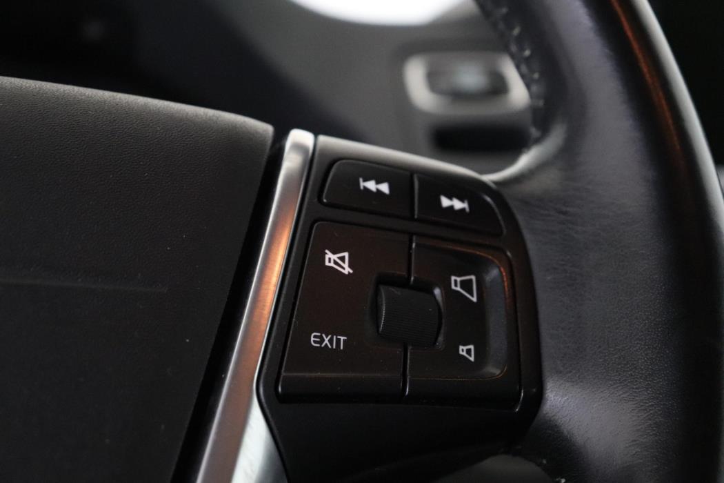 VOLVO XC70 2011