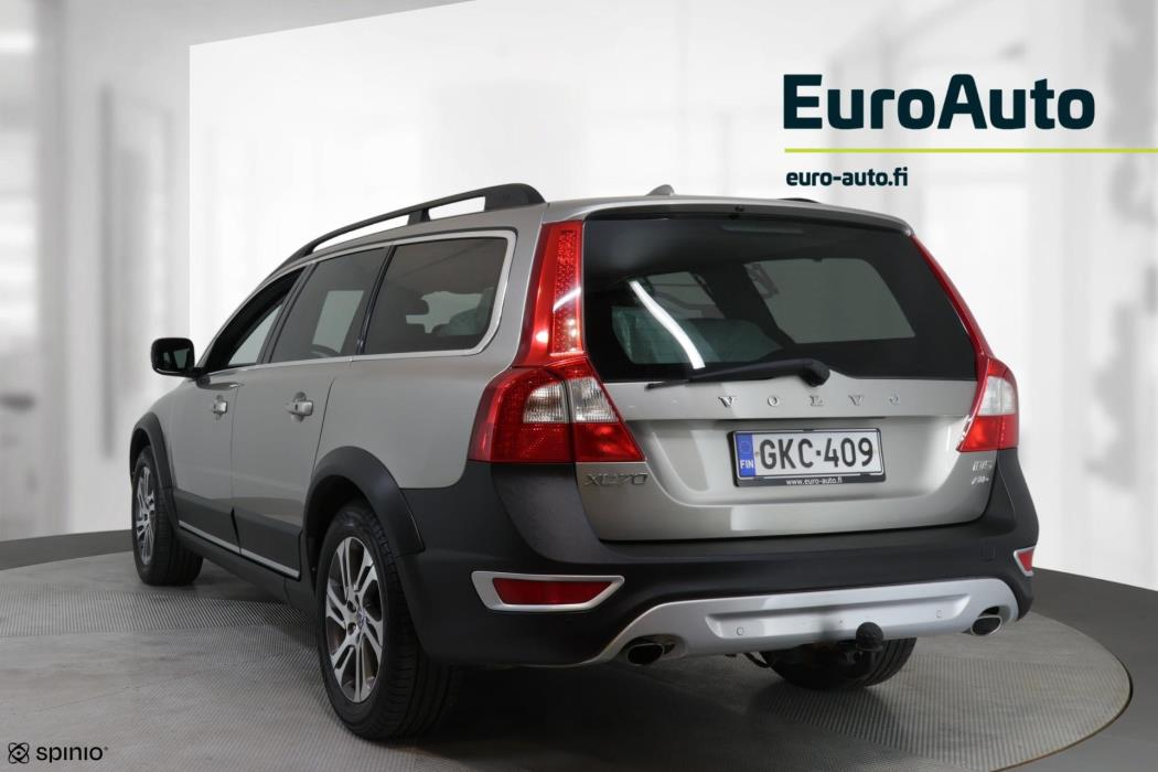 VOLVO XC70 2011