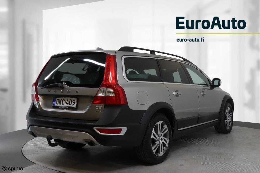 VOLVO XC70 2011