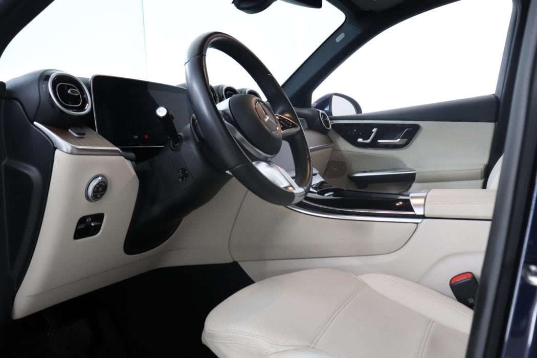 MERCEDES-BENZ GLC 2023
