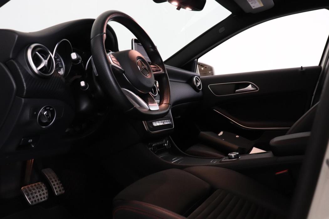 MERCEDES-BENZ A 2016