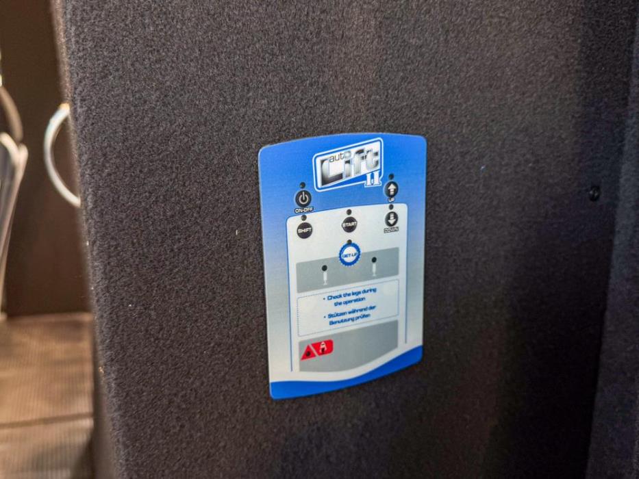 MERCEDES-BENZ Sprinter 2023