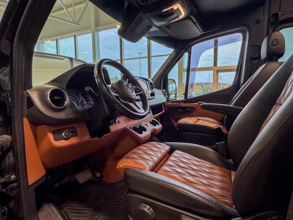 MERCEDES-BENZ Sprinter 2024