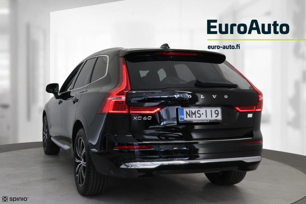 VOLVO XC60 2023