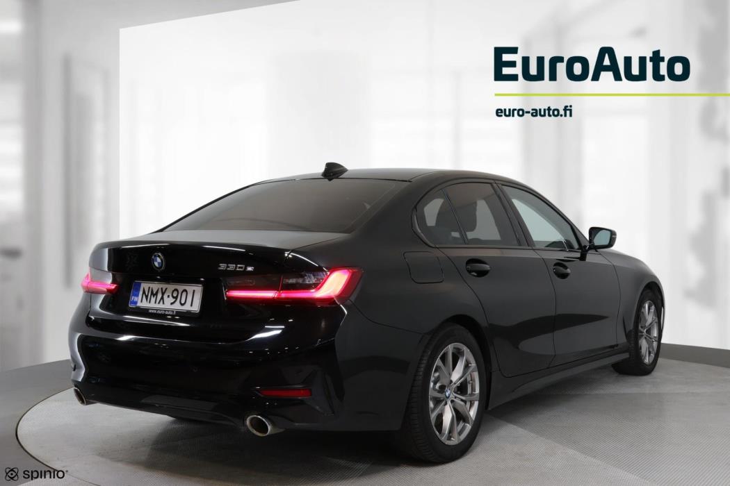 BMW 330 2019