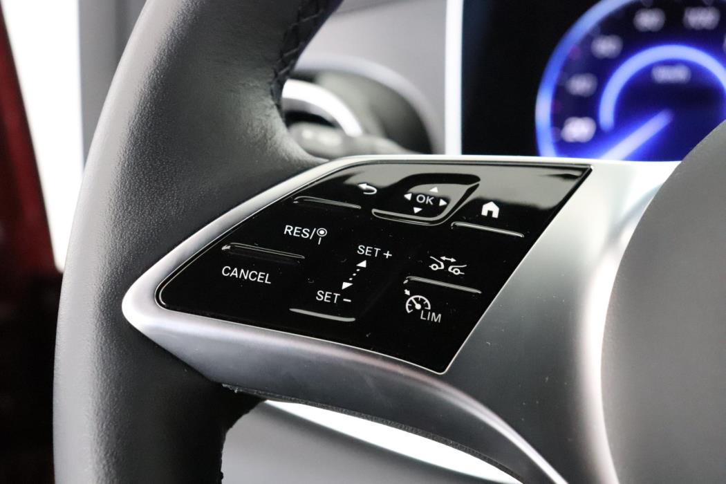 MERCEDES-BENZ EQV 2024