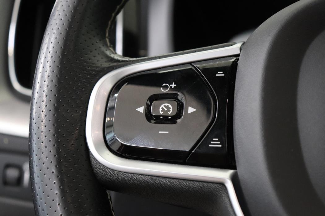 VOLVO XC60 2019