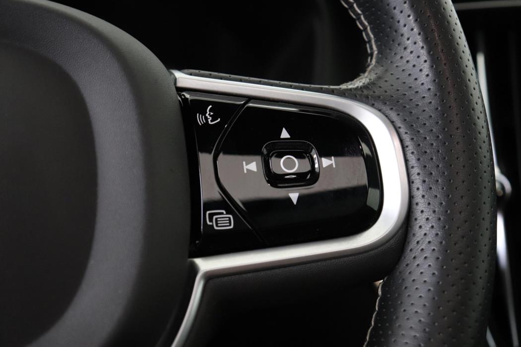 VOLVO XC60 2019
