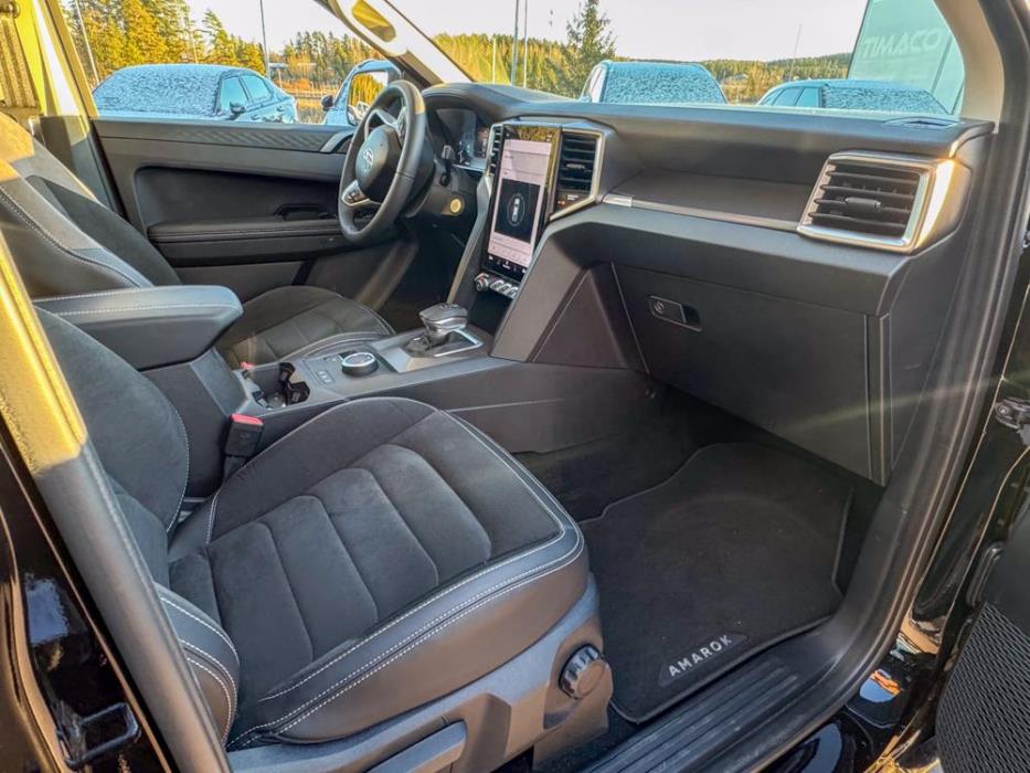 VOLKSWAGEN Amarok 2025