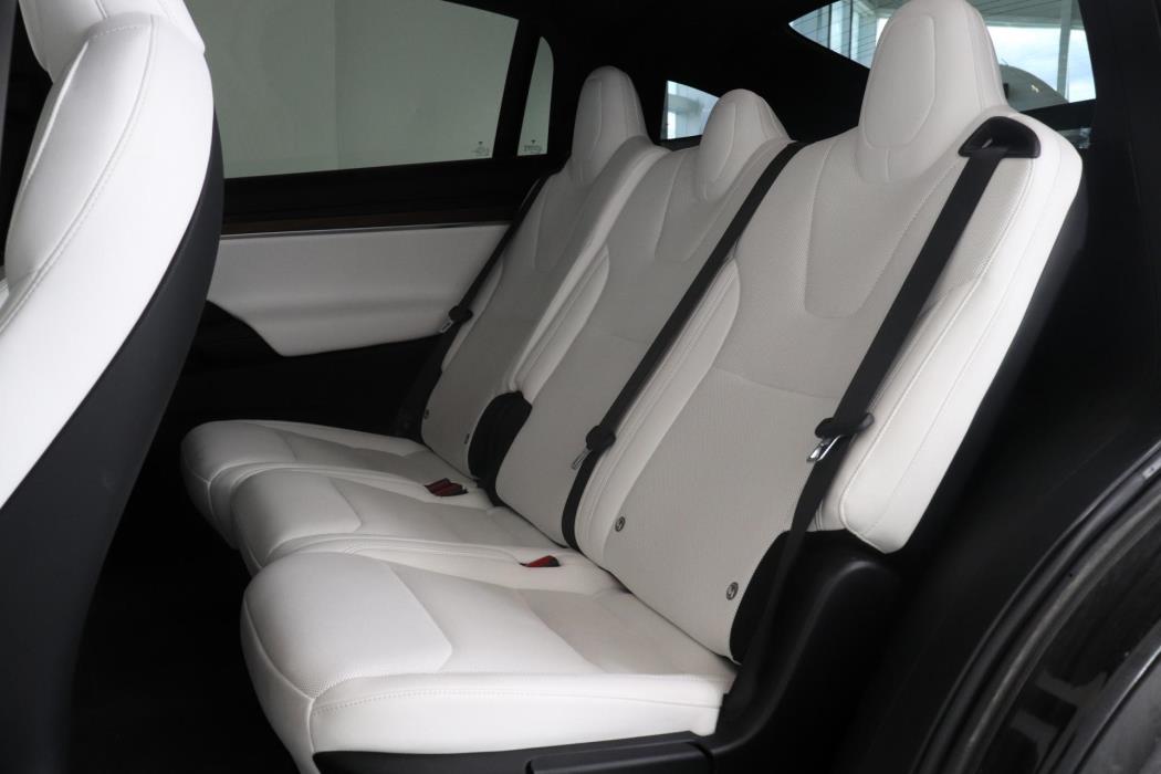 TESLA Model X 2023