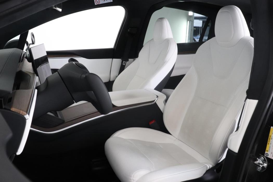 TESLA Model X 2023