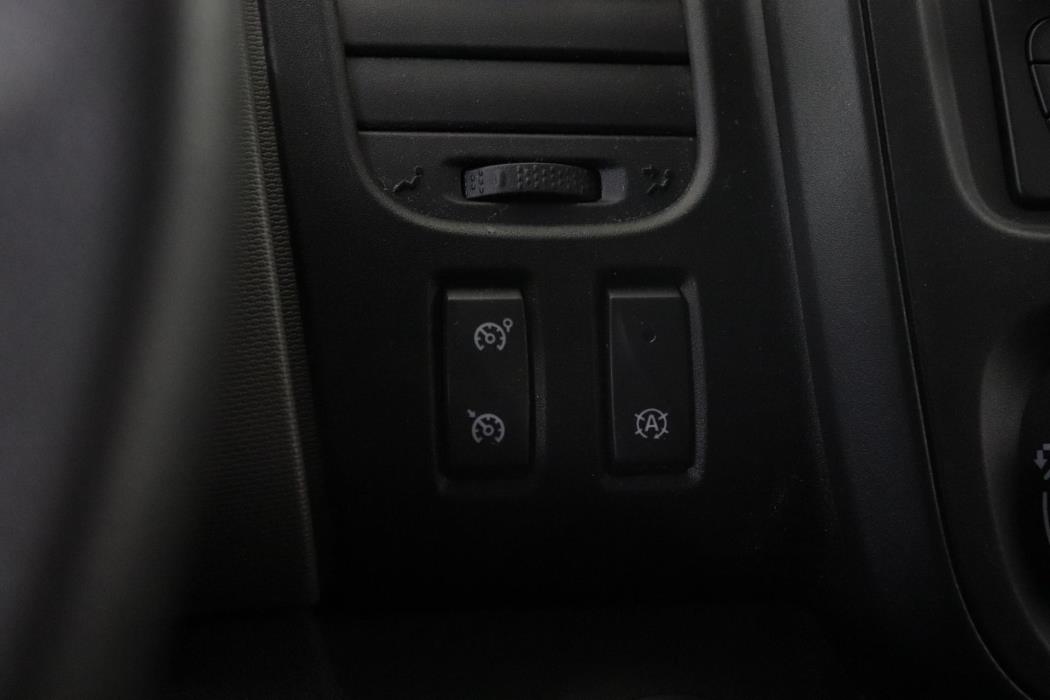 NISSAN NV300 2017
