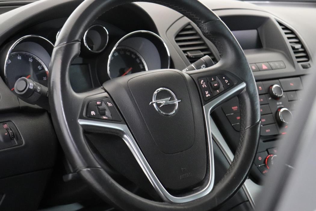 OPEL Insignia 2012