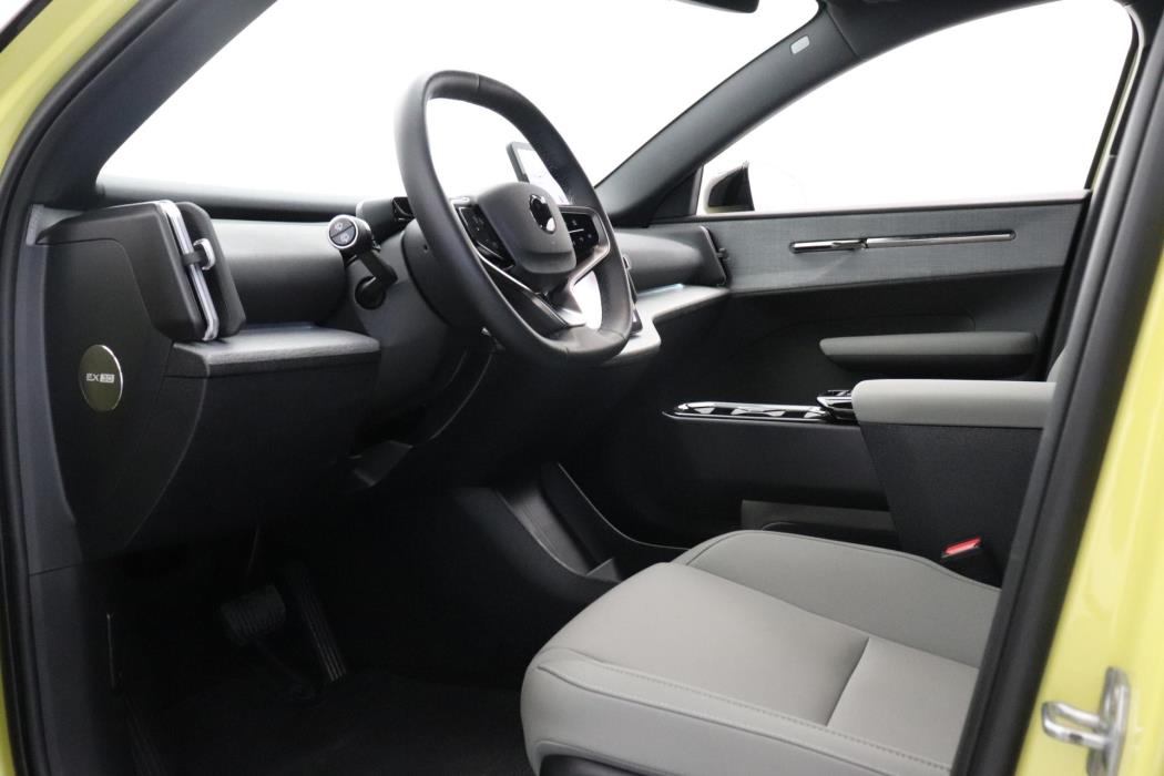 VOLVO EX30 2024