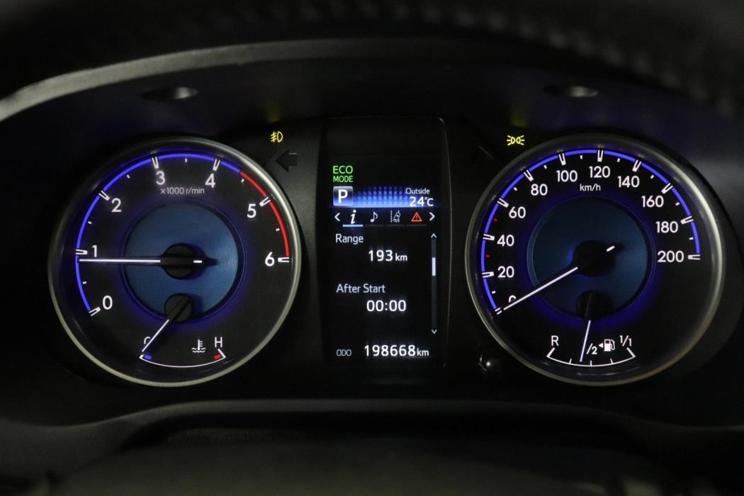 TOYOTA Hilux 2016