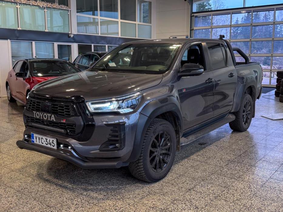 TOYOTA Hilux 2024