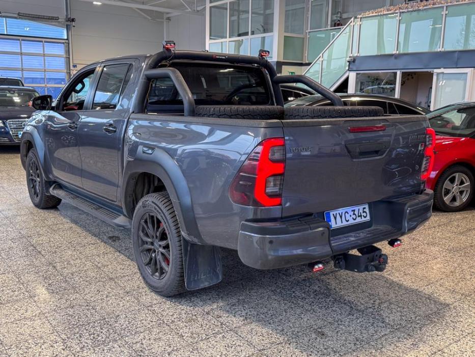 TOYOTA Hilux 2024