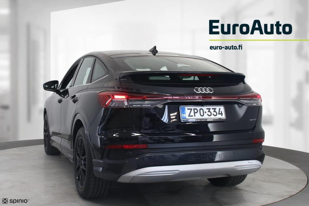 AUDI Q4 e-tron 2022