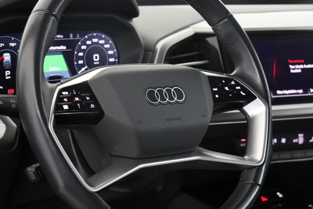 AUDI Q4 e-tron 2022