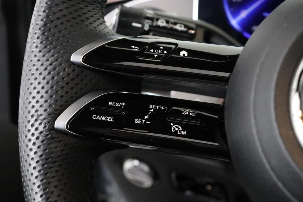 MERCEDES-BENZ EQE SUV 2024