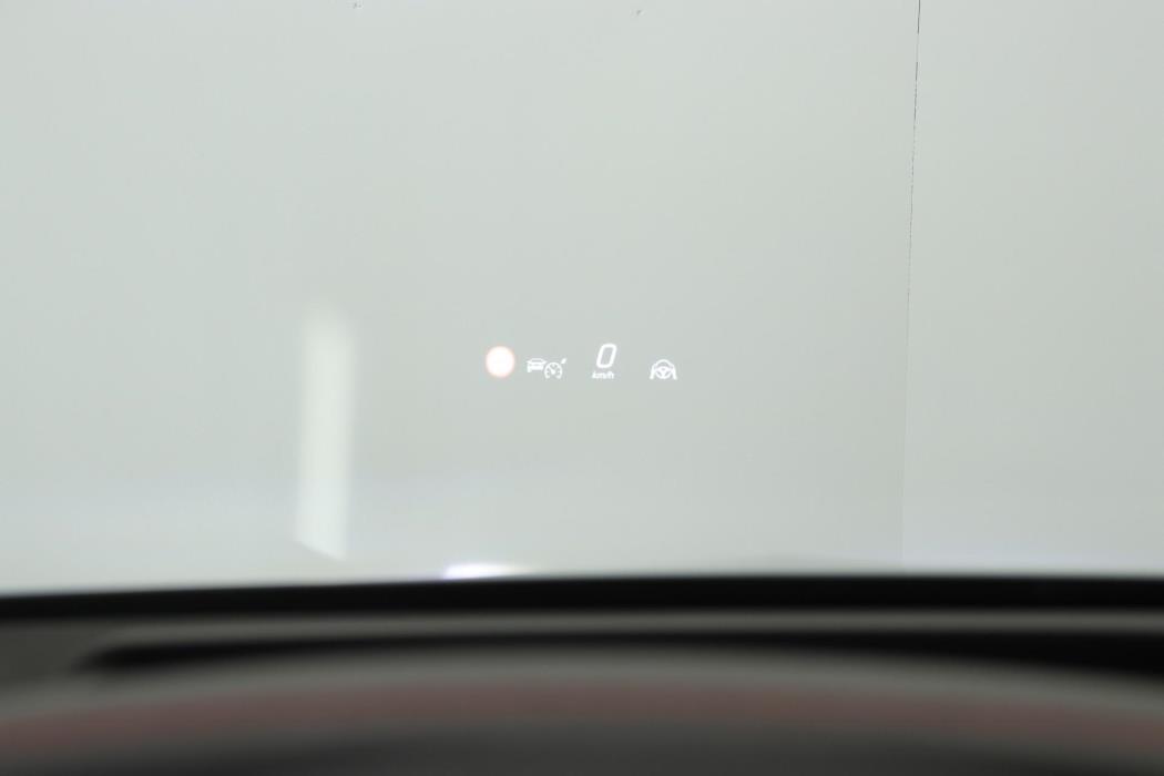 MERCEDES-BENZ EQE SUV 2025