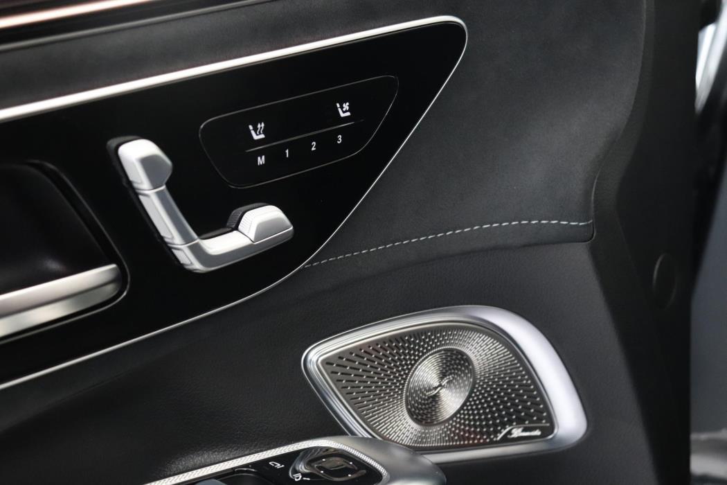 MERCEDES-BENZ EQE SUV 2025