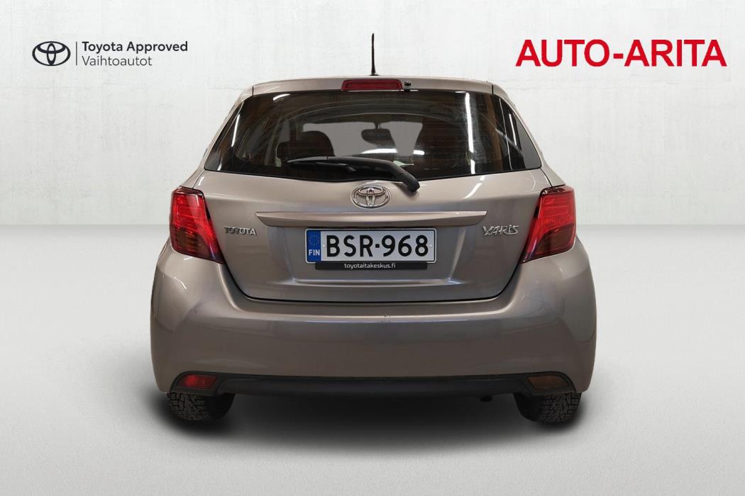 Toyota Yaris 2015