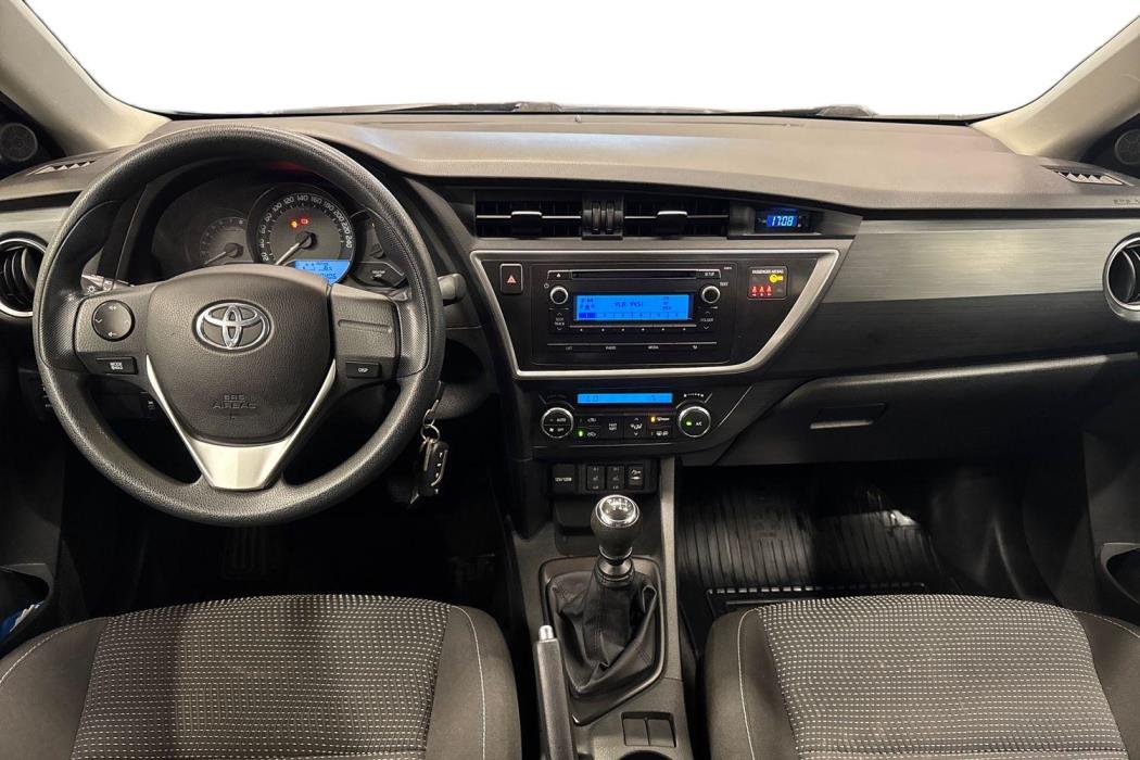 Toyota Auris 2015