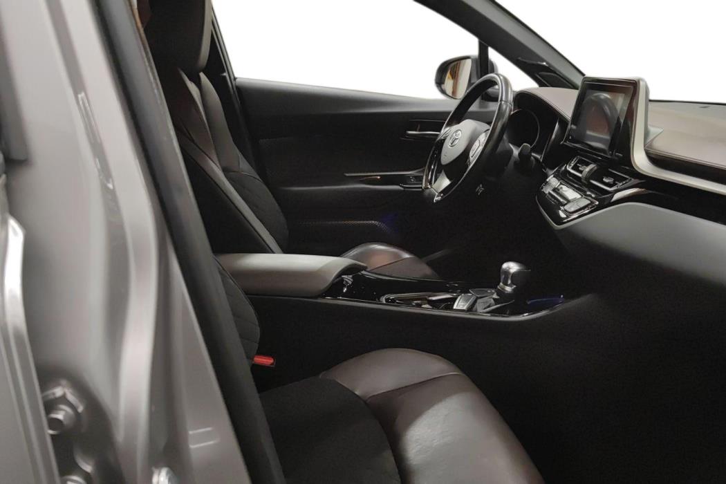 TOYOTA C-HR 2017