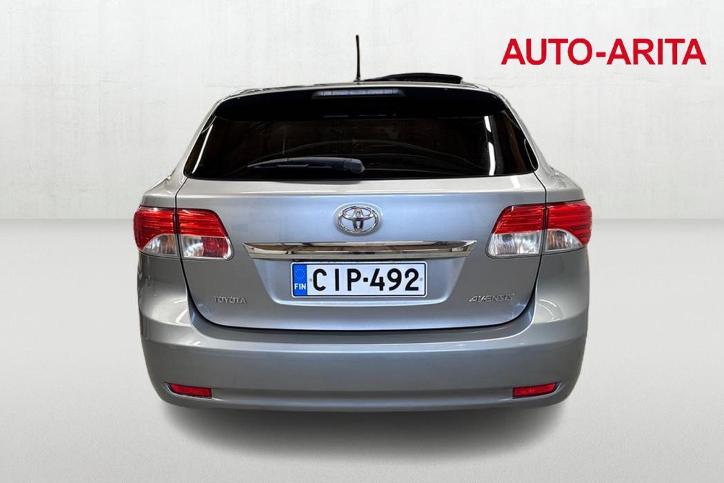 Toyota Avensis 2012