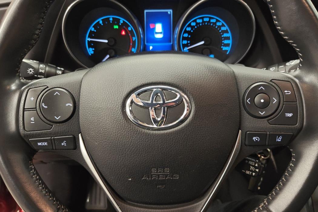 TOYOTA AURIS 2018