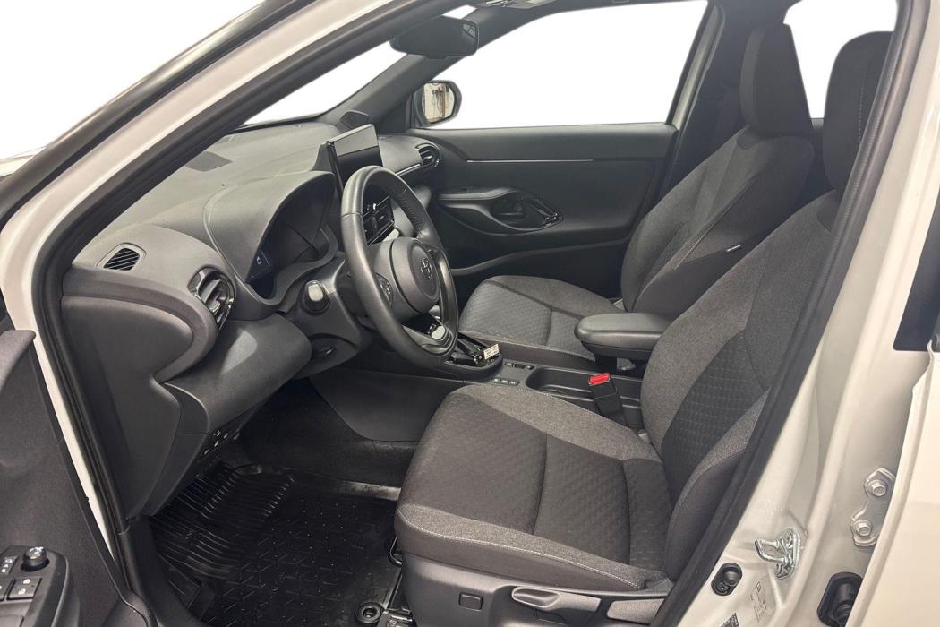 TOYOTA Yaris Cross 2025
