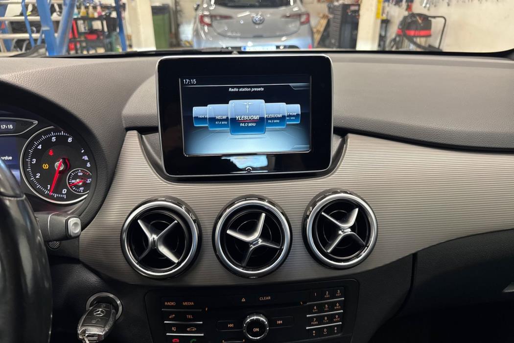 MERCEDES-BENZ B 2016